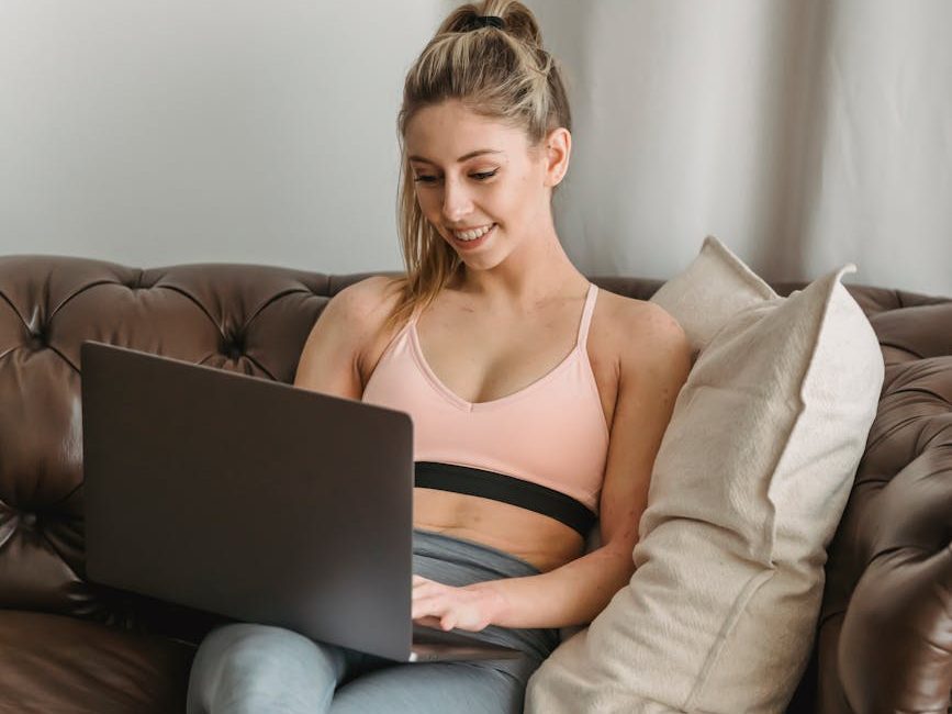 How to Choose an Online Fitness Coach: 7 Simple Steps