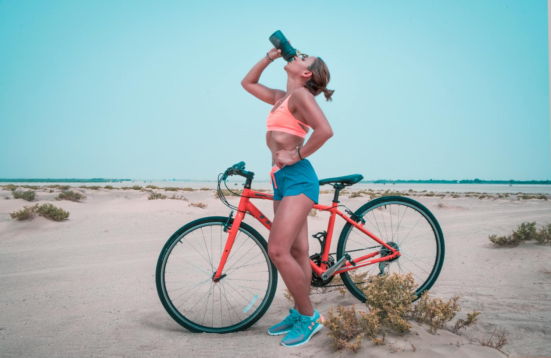 Is It Good to Drink Water While Exercising? Complete Hydration Guide