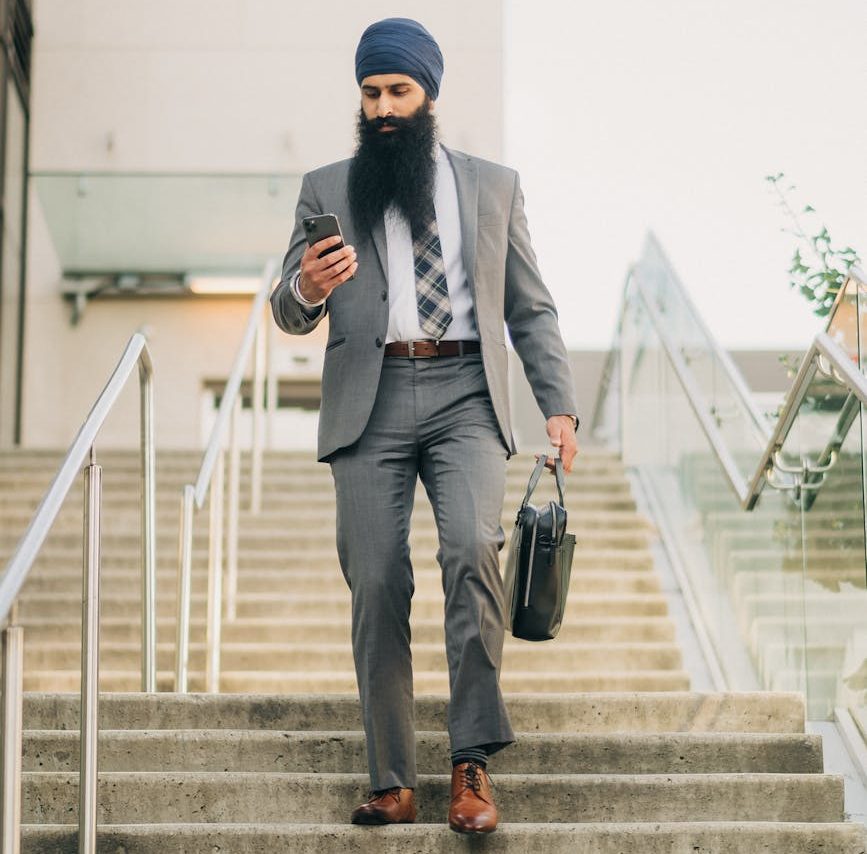 10 Tips to Fit Exercise Into a Busy Office Schedule