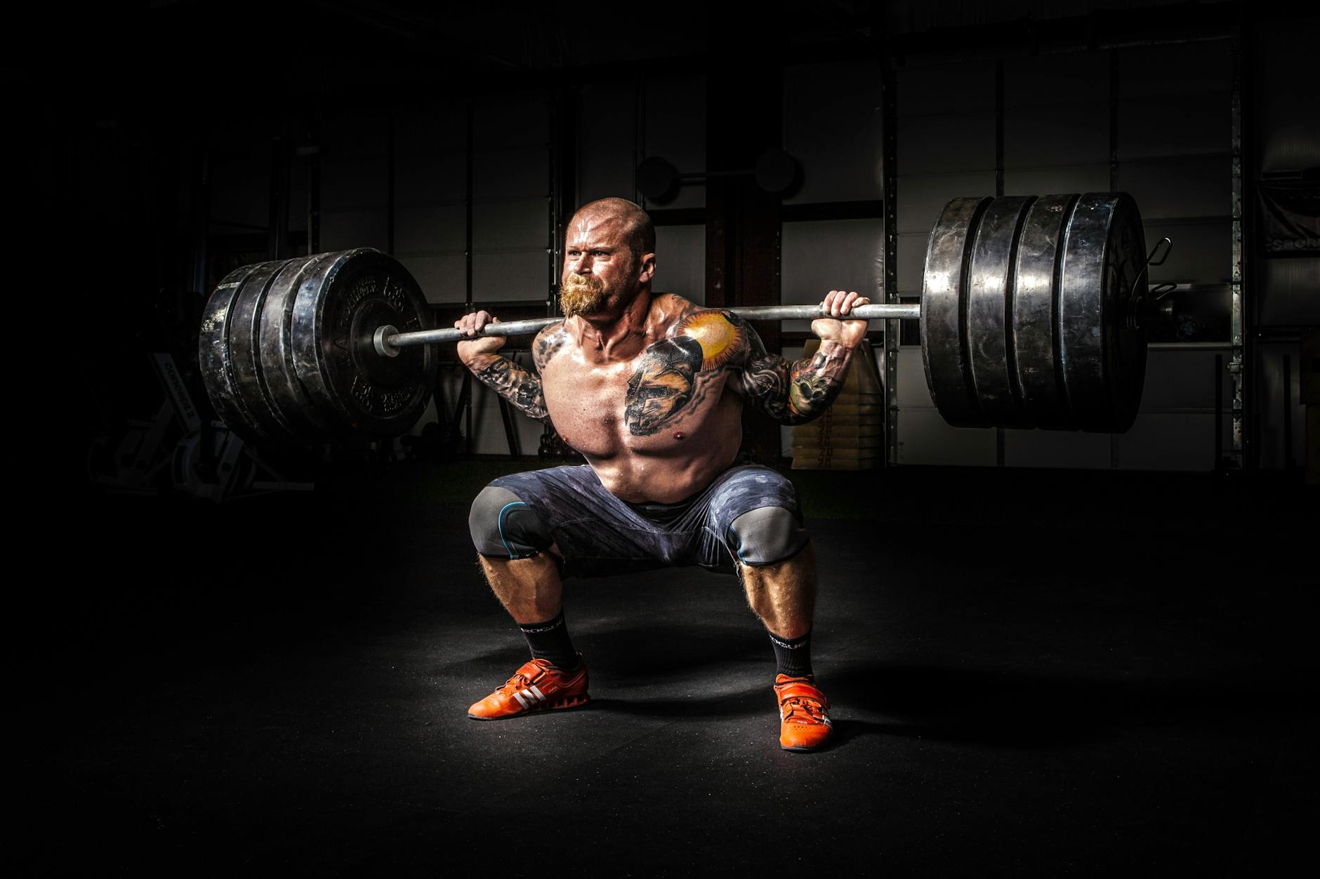 Does Lifting Heavier Weights Build Muscle Faster?